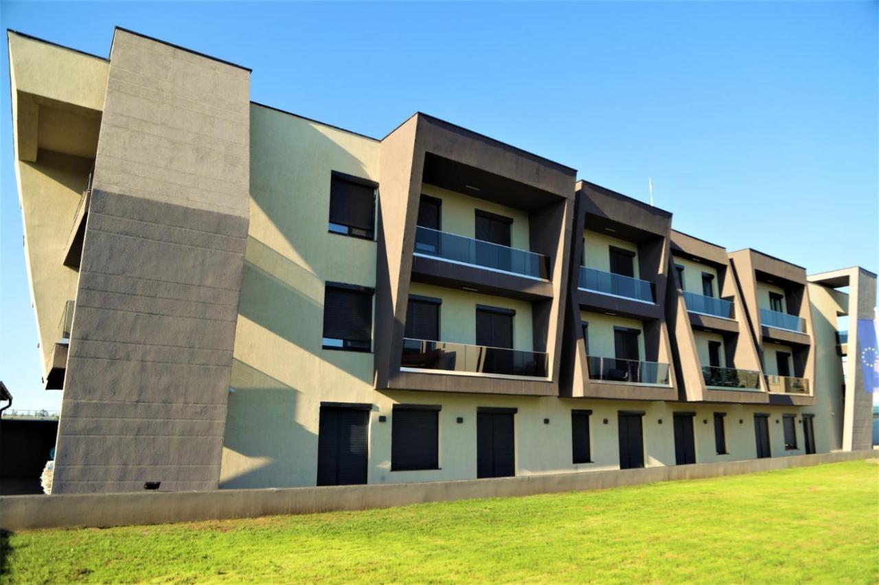 تيشيرغيول Enjoy Life Apartments المظهر الخارجي الصورة
